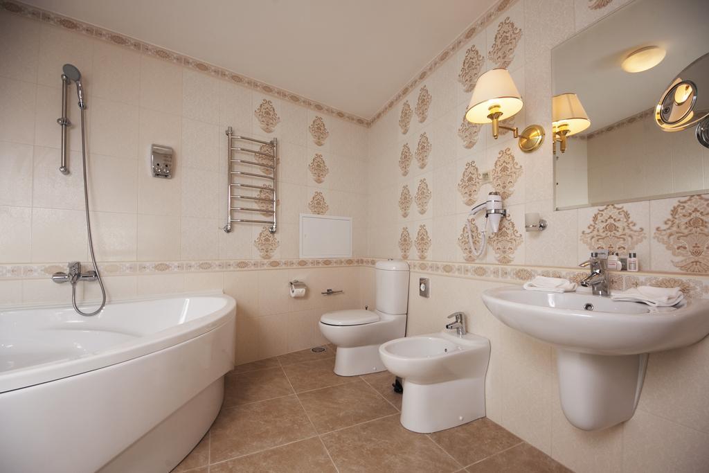 Victoria Hotel Na Zamkovoy Минск Екстериор снимка