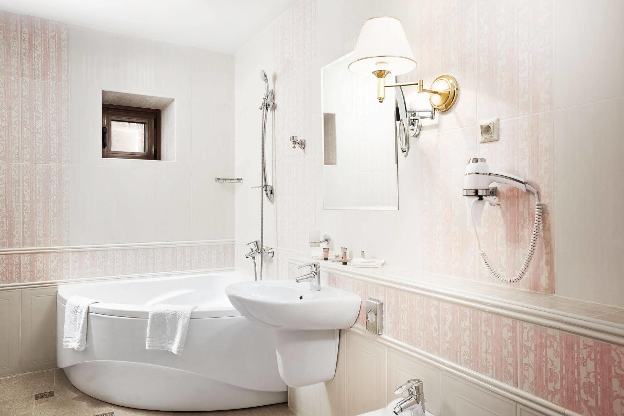 Victoria Hotel Na Zamkovoy Минск Екстериор снимка